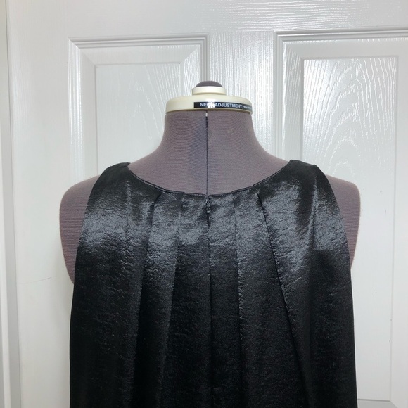 R&M Richards Embellished Neckline Black Sleeveless Pleated Loose Fit Dress 8 - Picture 7 of 14